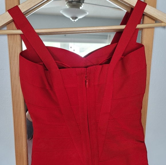 Red bandage dress - Picture 3 of 3